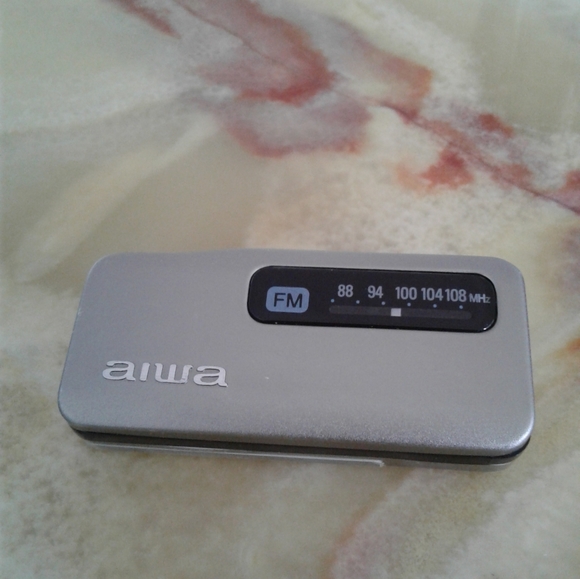 AIWA CR-A77 FM Stereo Radio Receiver made in Japan walkman belt clip - Picture 2 of 7